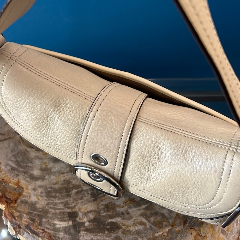 Coach Soho Flap Medium Shoulder Bag Taupe Leather F10910 EUC - Picture 6 of 17